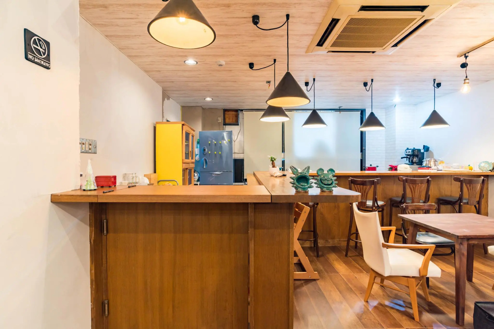 Guesthouse Akashi Hikaria - Hostel