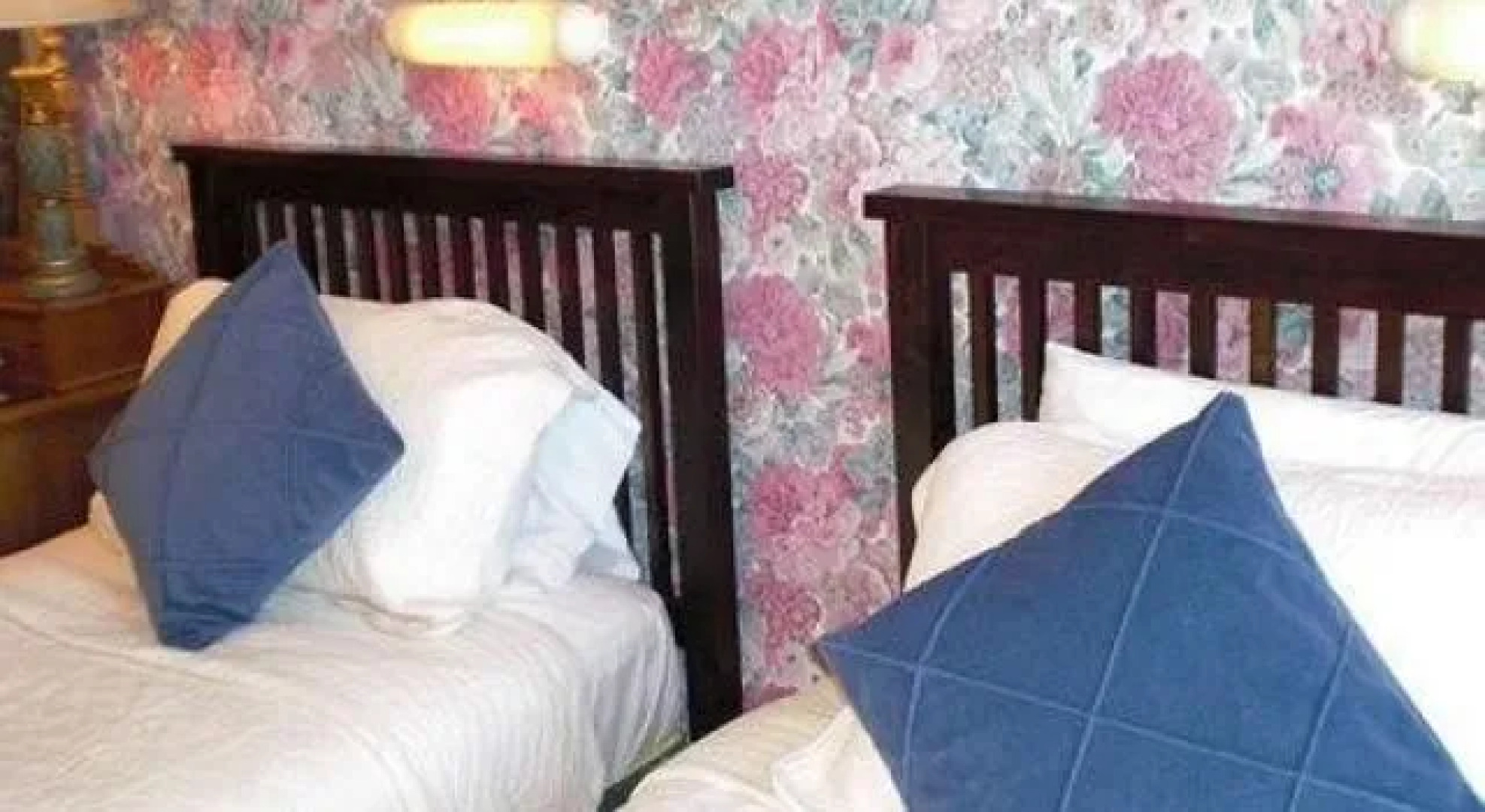 Strathmore Lawn East - Guest house