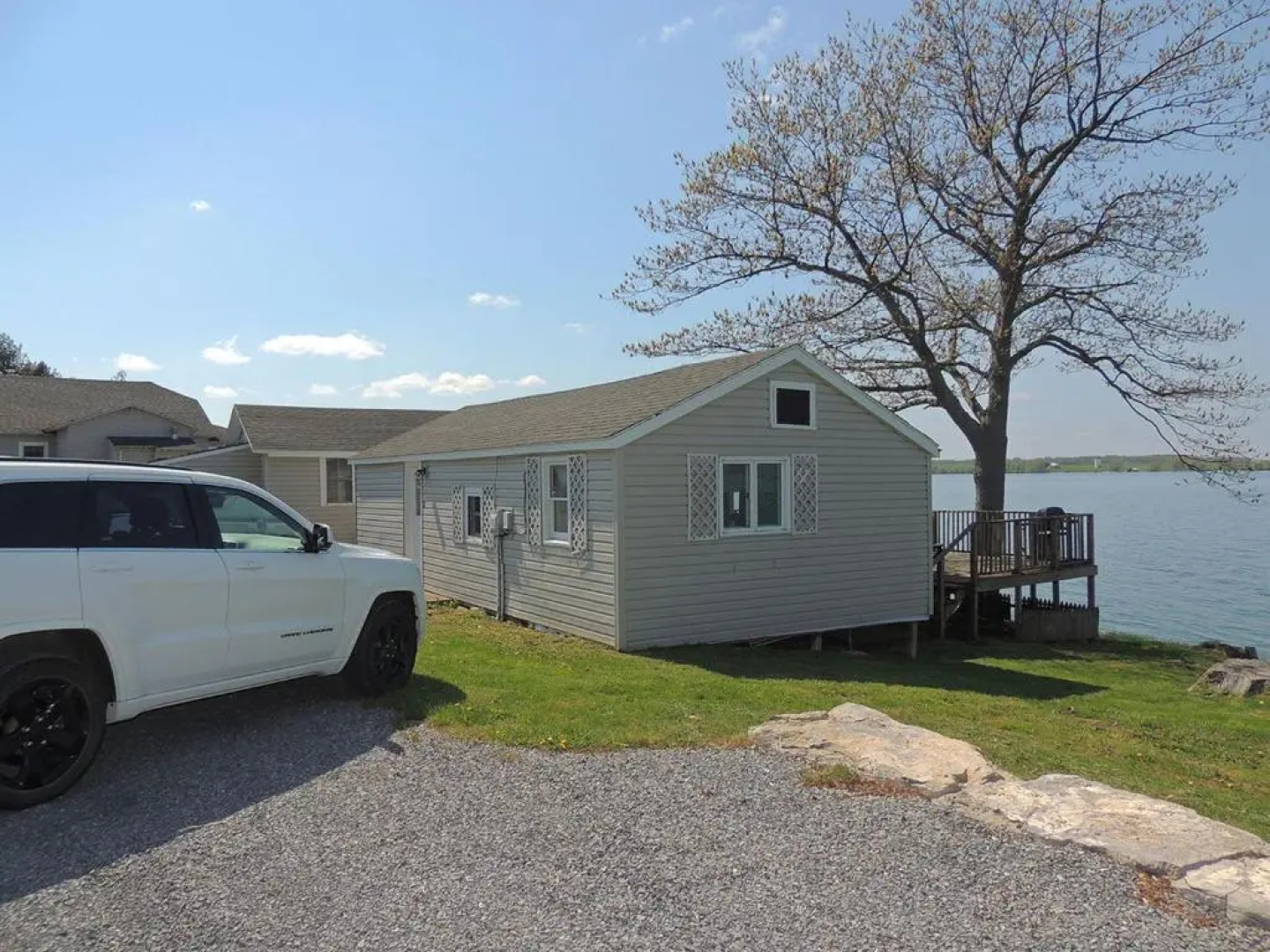 Angel Rock Waterfront Cottages and Vacation Homes
