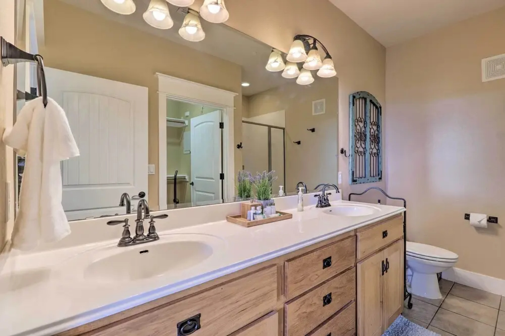 Lake Travis Condo W/ Resort Amenity Access!