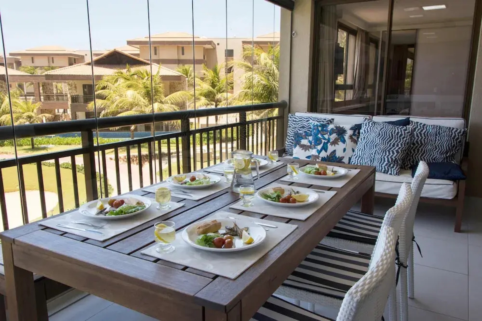 ML103 Luxuoso apartamento de 3 suítes no Mandara Lanai