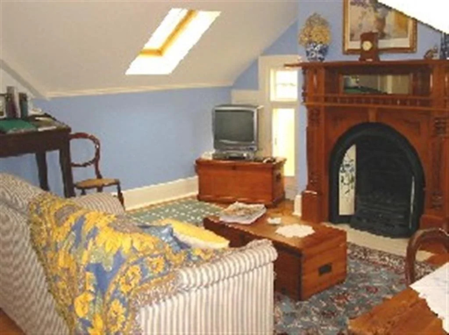 Water Bay Villa Bed and Breakfast