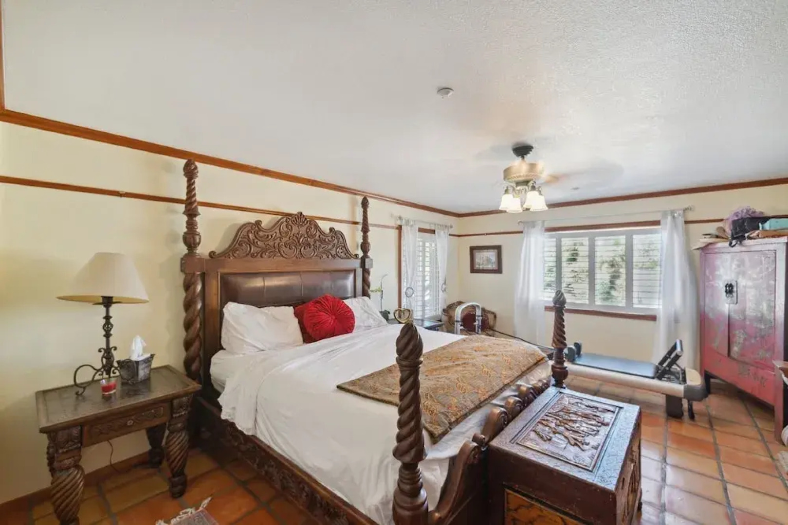 Countryside Spanish Hacienda W/ Spa, Horses, Views by Redawning