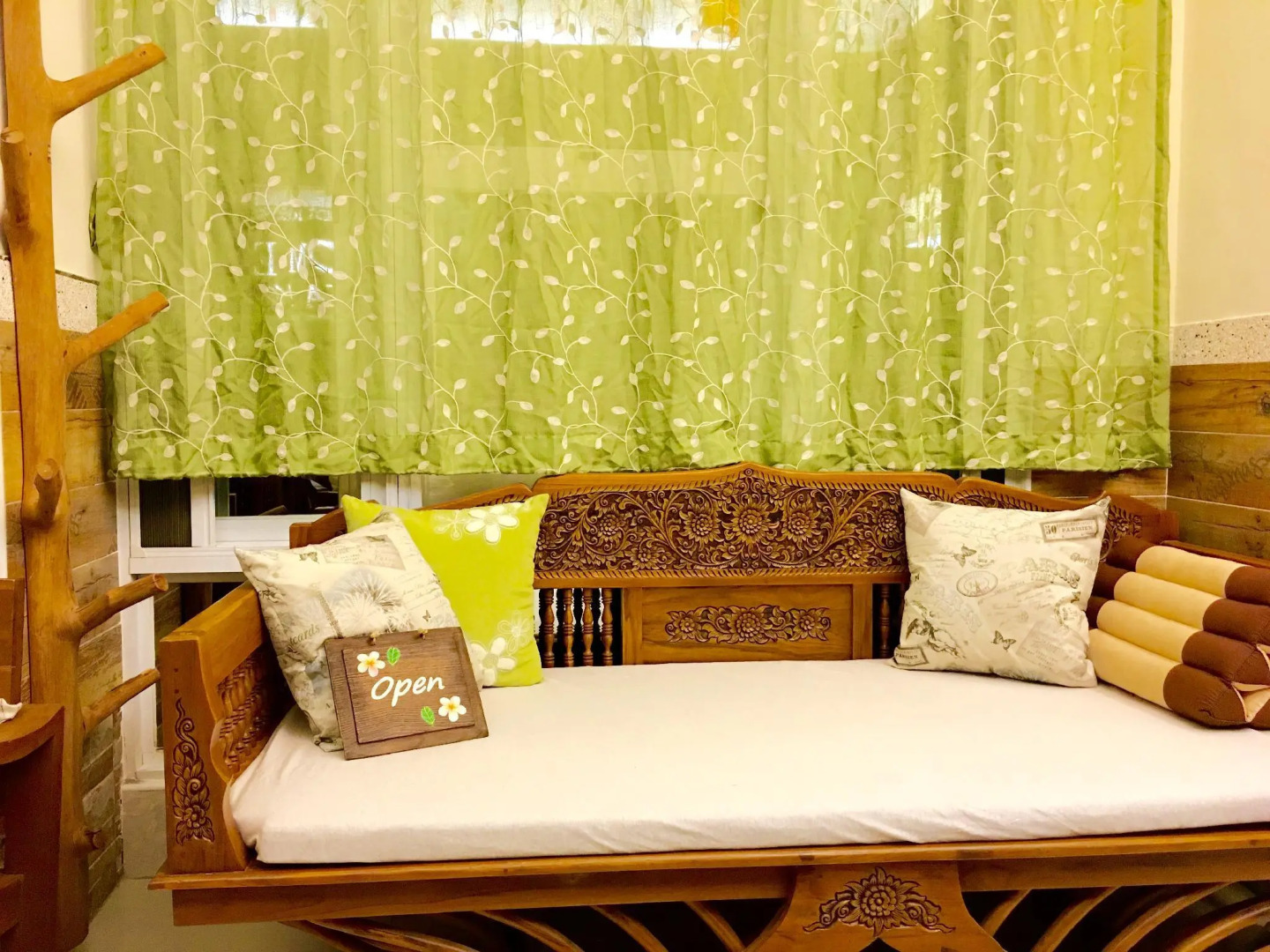 Home & Teak Homestay