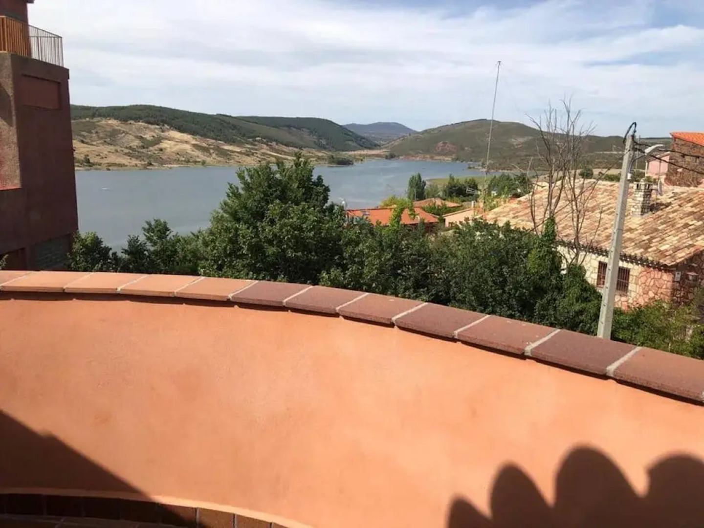 House With 2 Bedrooms in Pálmaces de Jadraque, With Wonderful Lake View Near the Beach