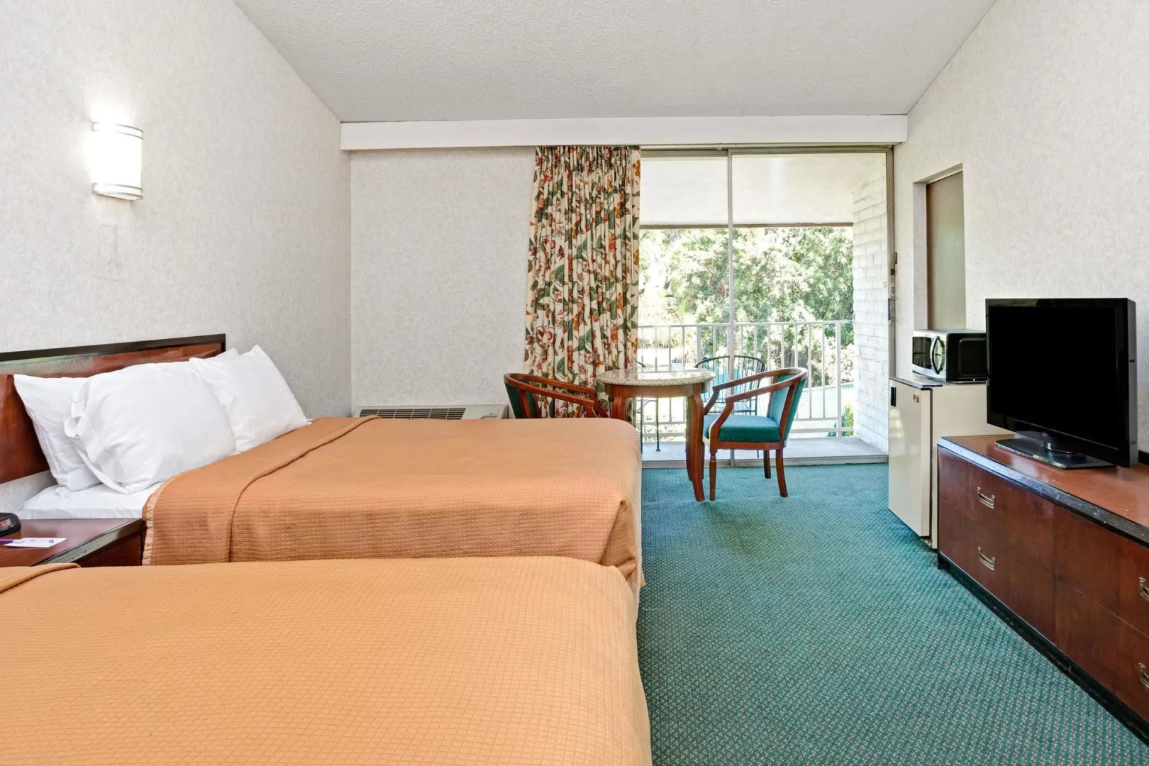 Howard Johnson Express Inn - Claremont