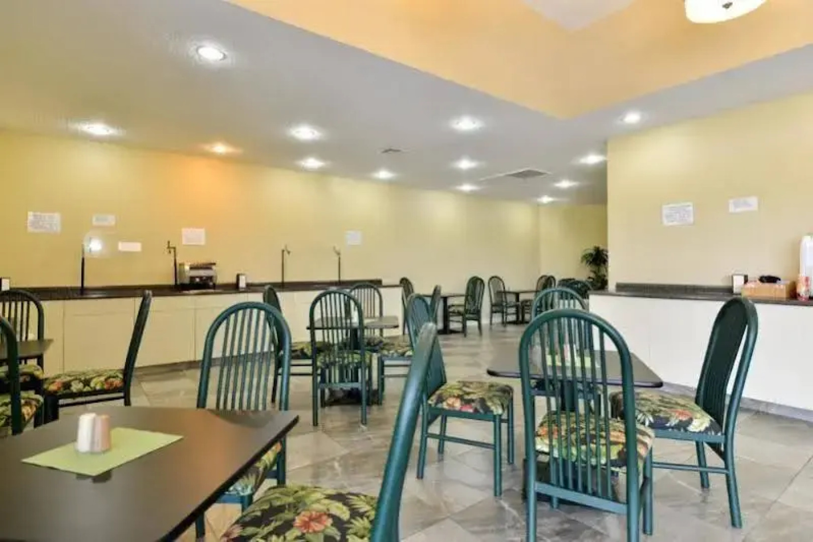 Econo Lodge Space Center