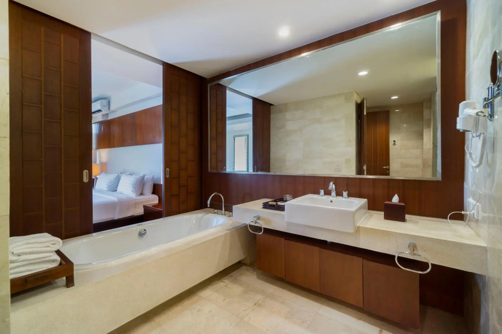 Le Grande Bali Hotel