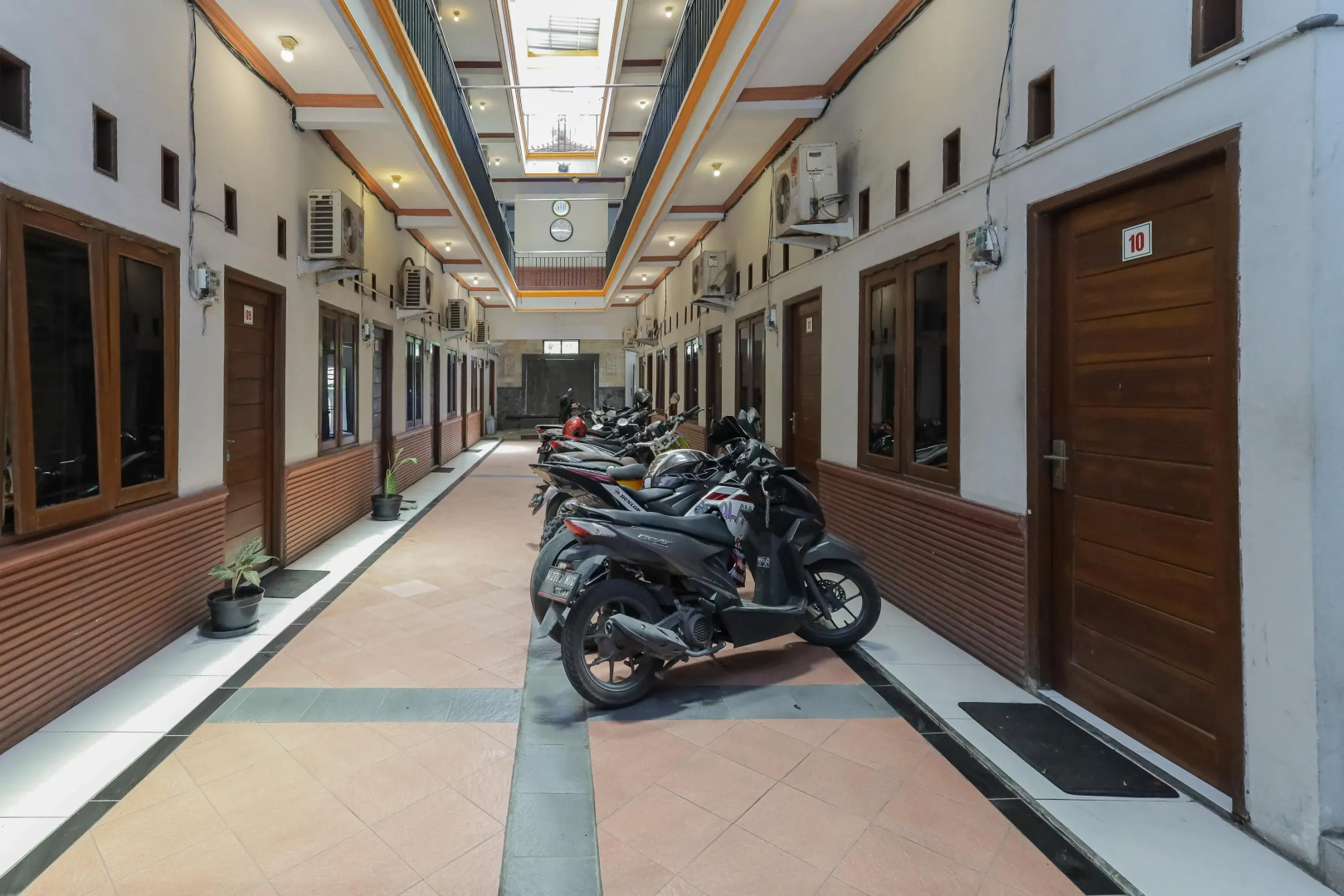 RedDoorz near Juanda International Airport 2