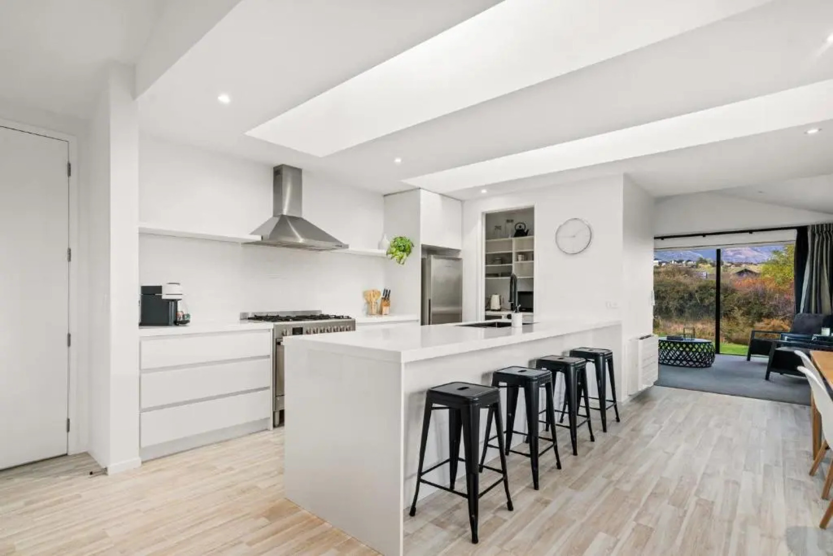 Pavilion Point - Jacks Point Holiday Home