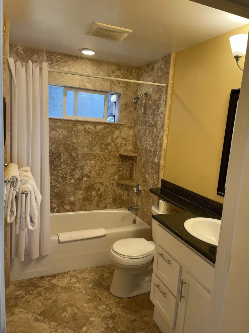 Sea Breeze Inn And Cottages