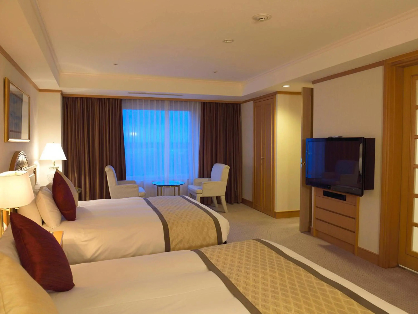 Отель Narita Tobu Hotel Airport