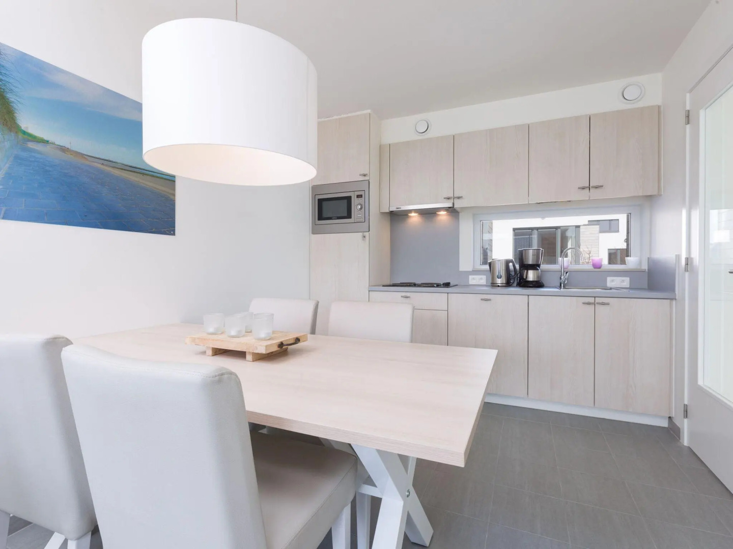 Modern Holiday Home, Near the Sea