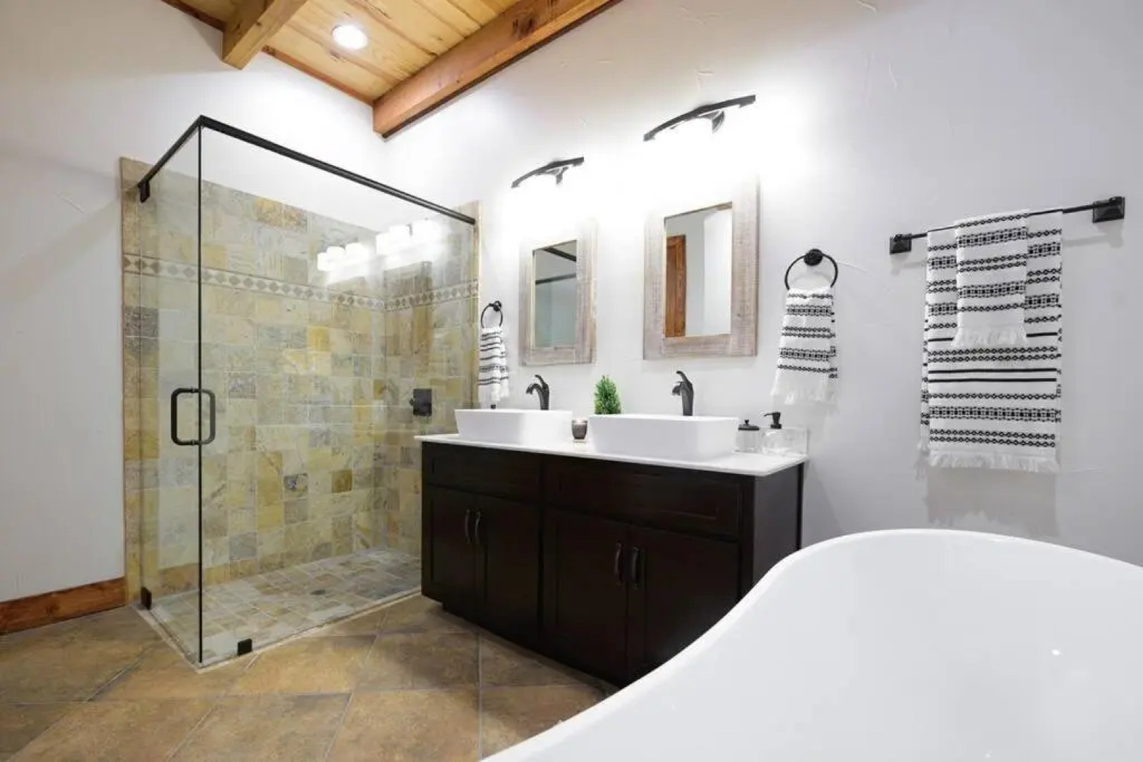 Little Dutch Cabin #3 - 12 min to Magnolia-Baylor