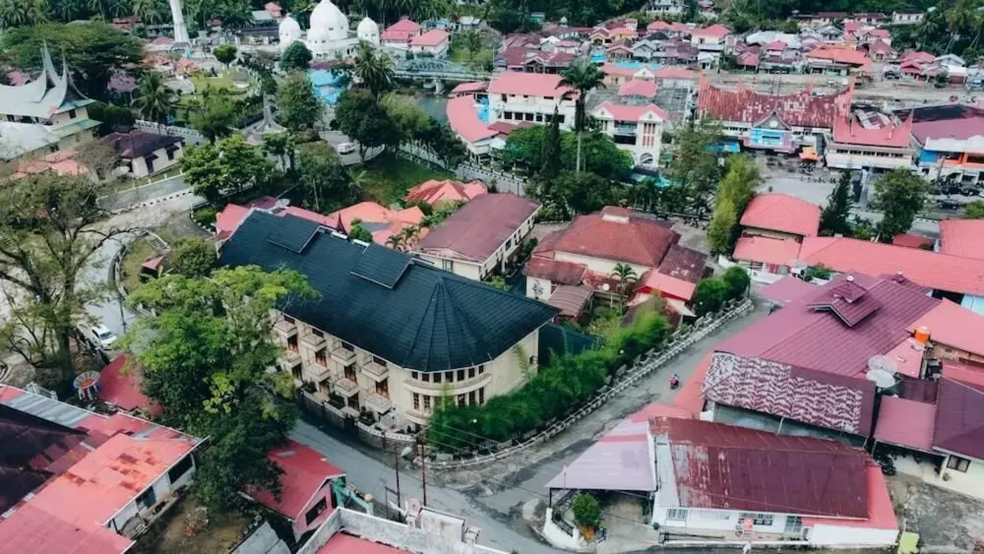 Jalan Bagindo Aziz Chan