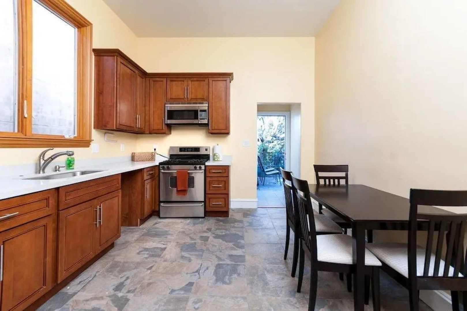 Elegant One Bedroom in Downtown Oakland