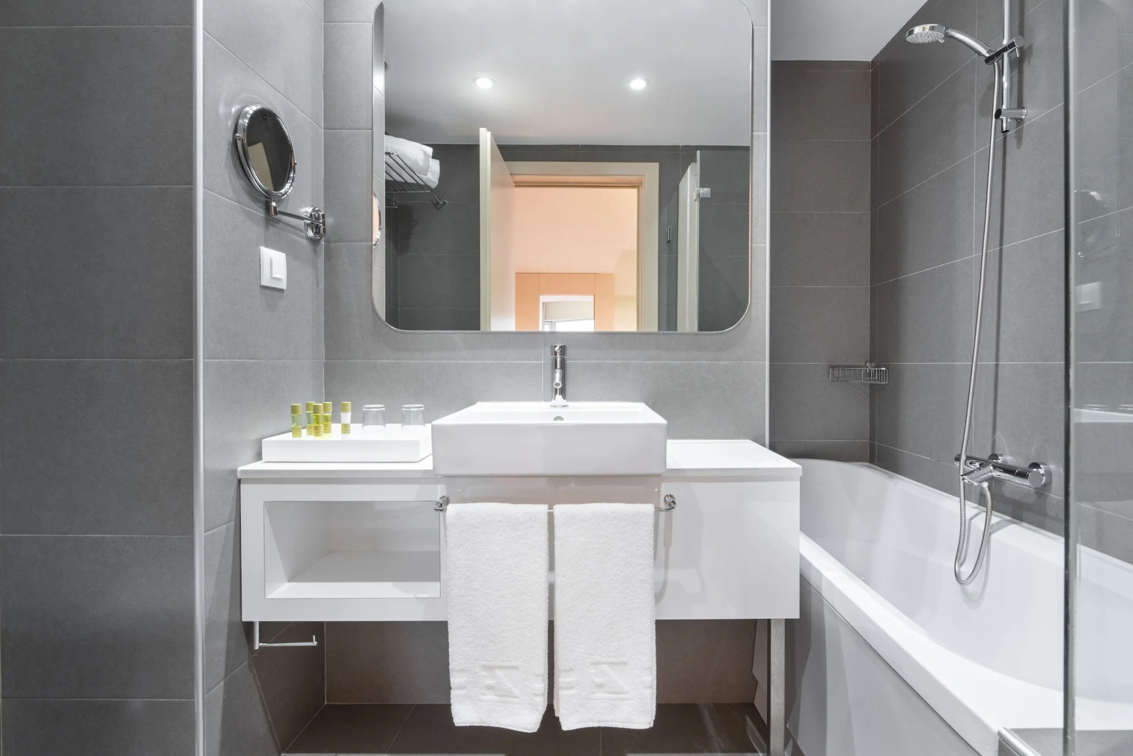 Eurostars Oasis Plaza Hotel