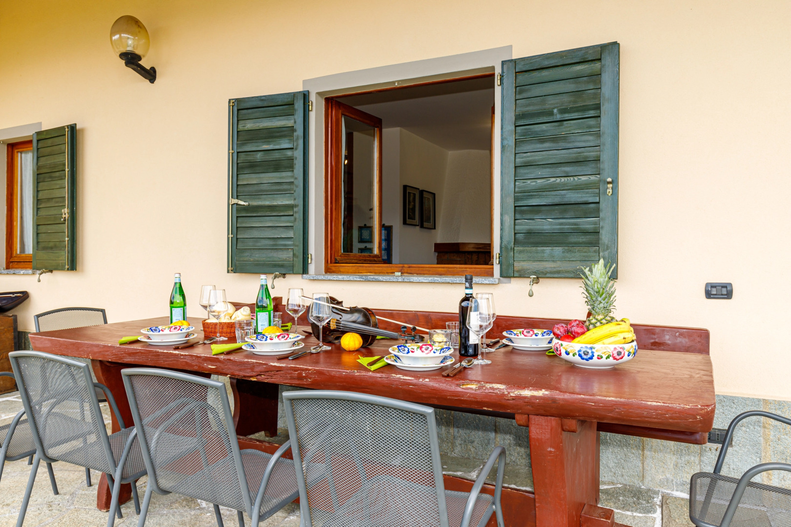 Oasi di Castelveccana Apt Pool and View