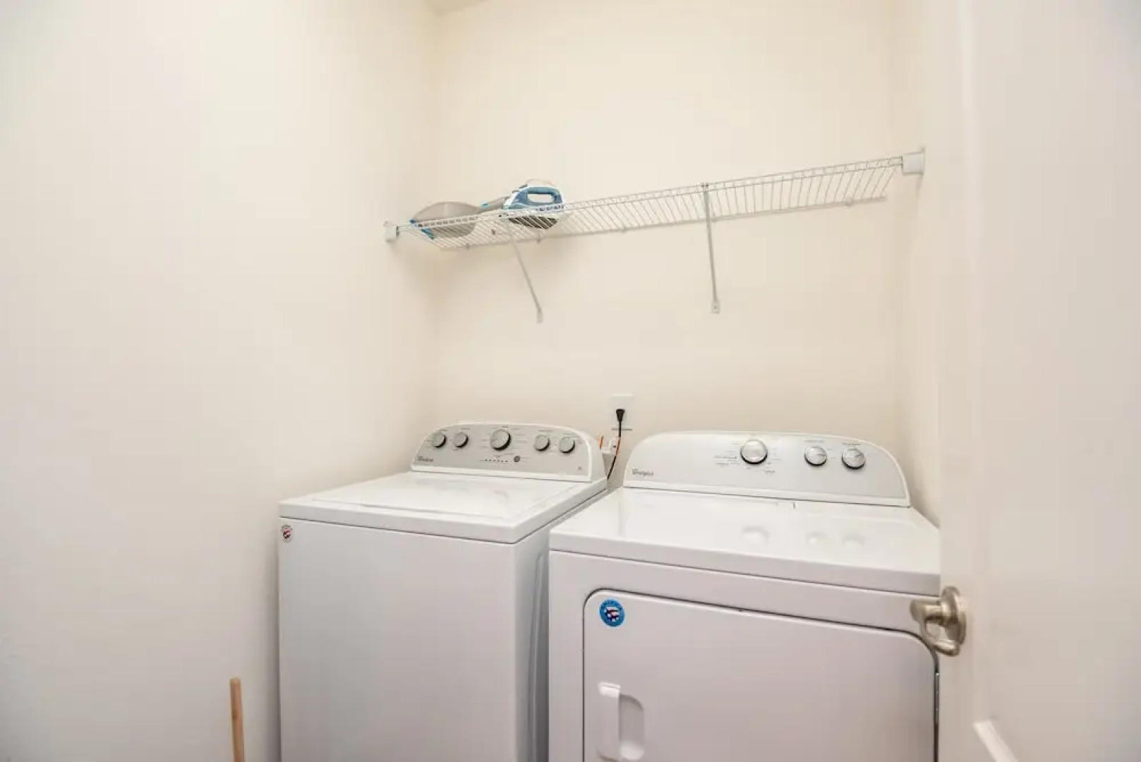 Solterra - 5212 Oakbourne Avenue