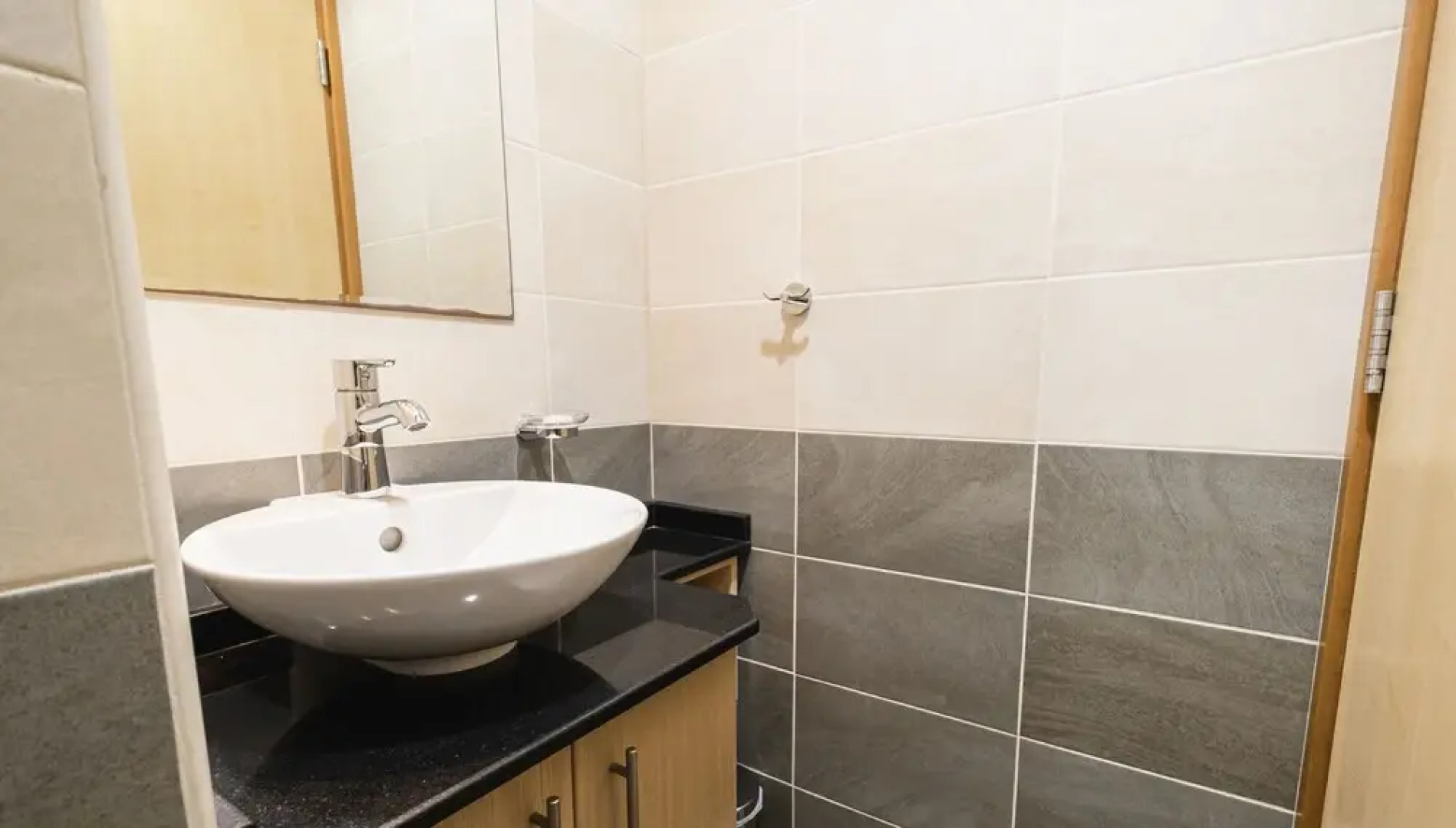 LUX - Marina Ocean View Suite 1