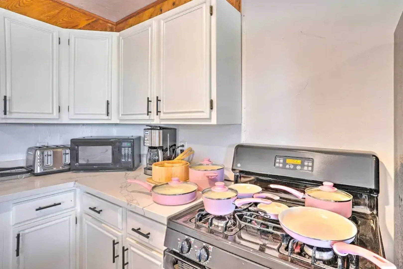 Pet-friendly Chino Valley Cabin w/ Game Room!