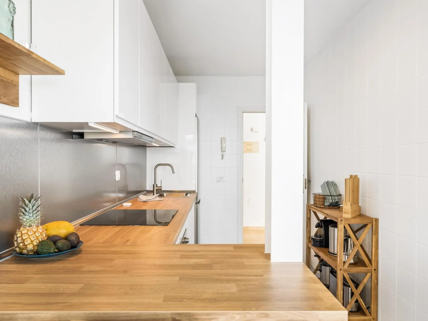 Beach apartment with terrace and private parking