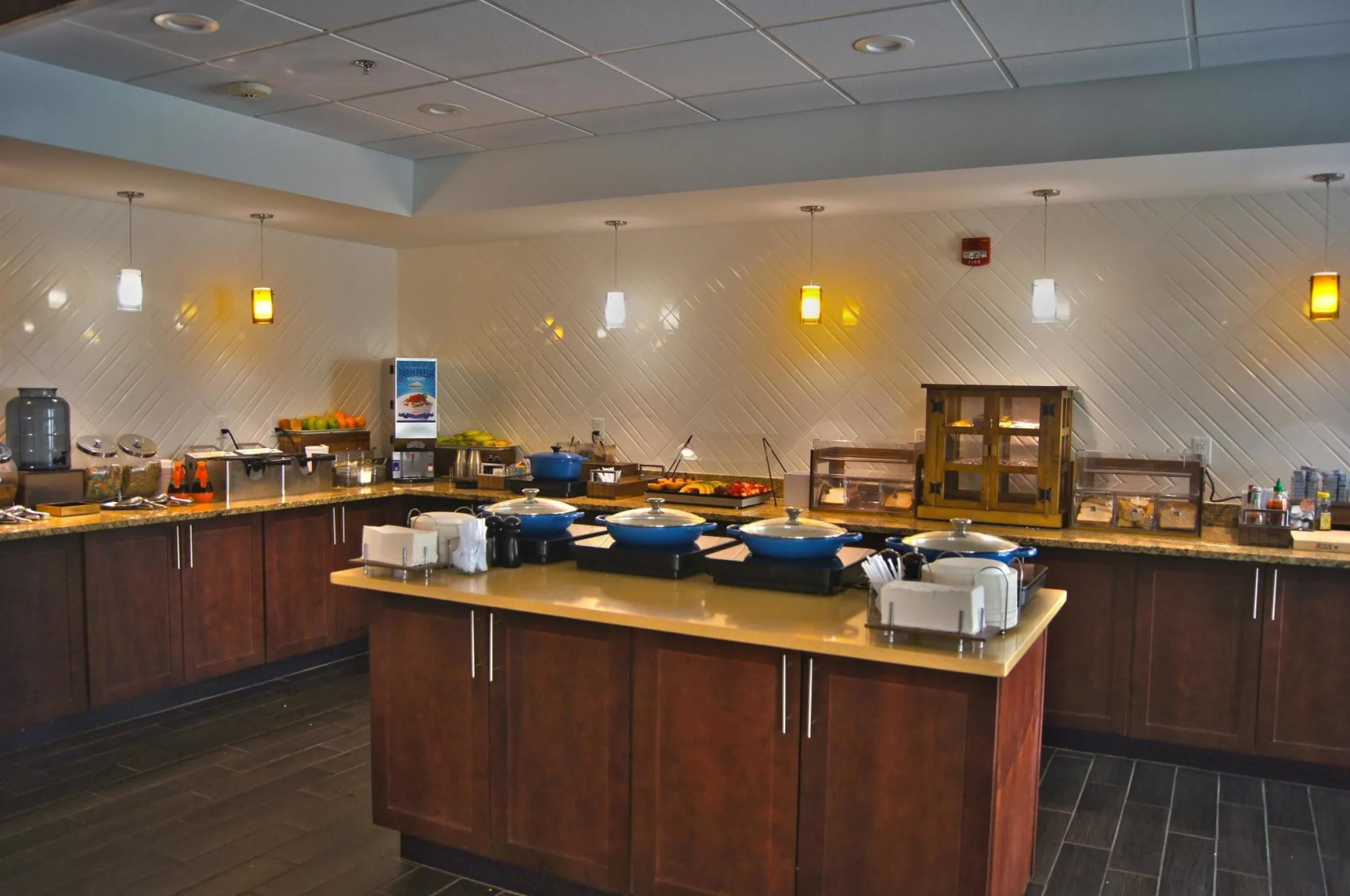 Holiday Inn Express & Suites Cincinnati Riverfront by IHG