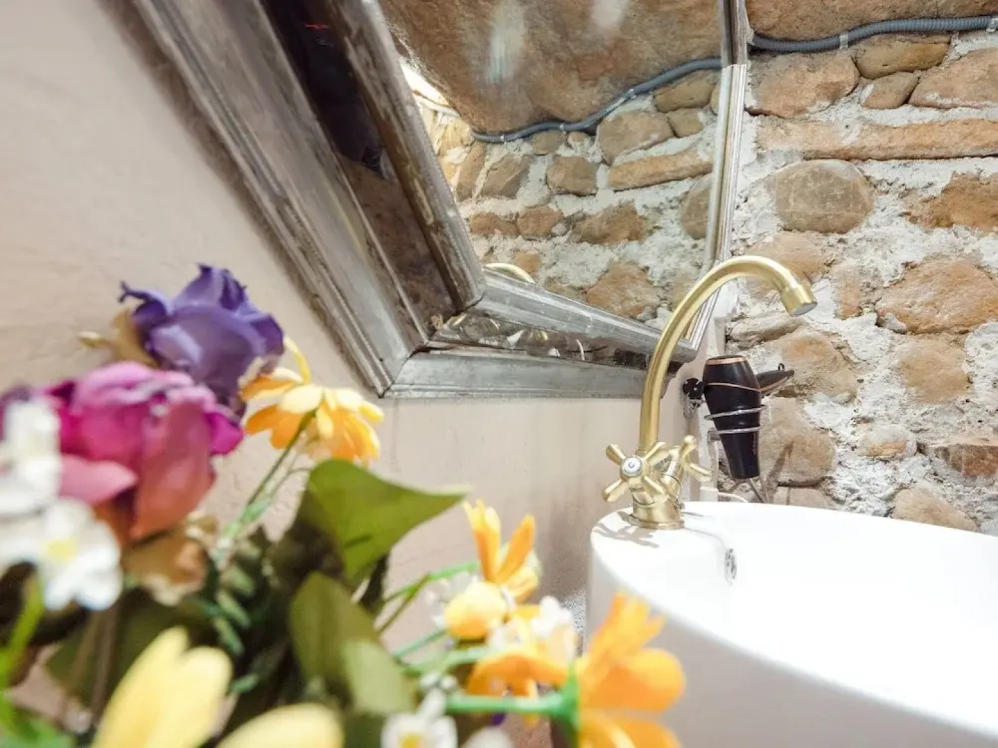 Rural Holiday Home in Tolva near near Mont Rebei Lake