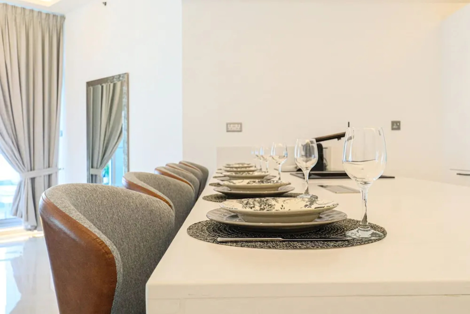 HiGuests - The Marina Torch