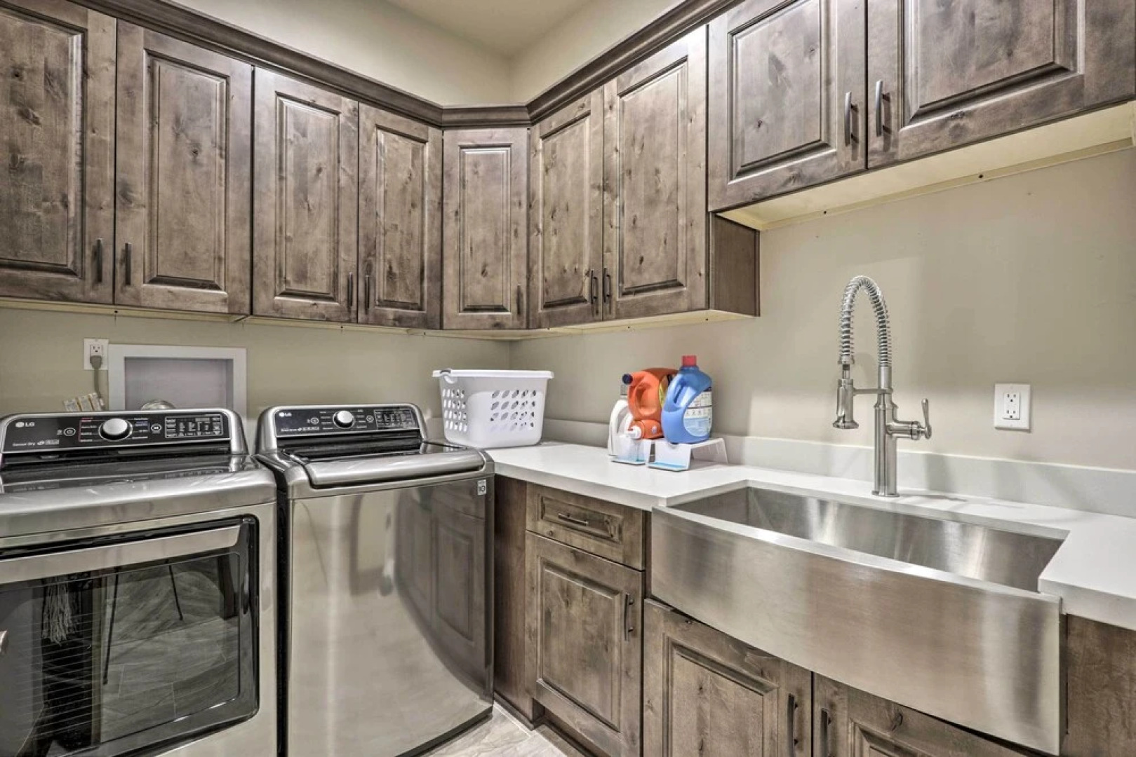 Stylish Show Low House w/ Expansive Deck!