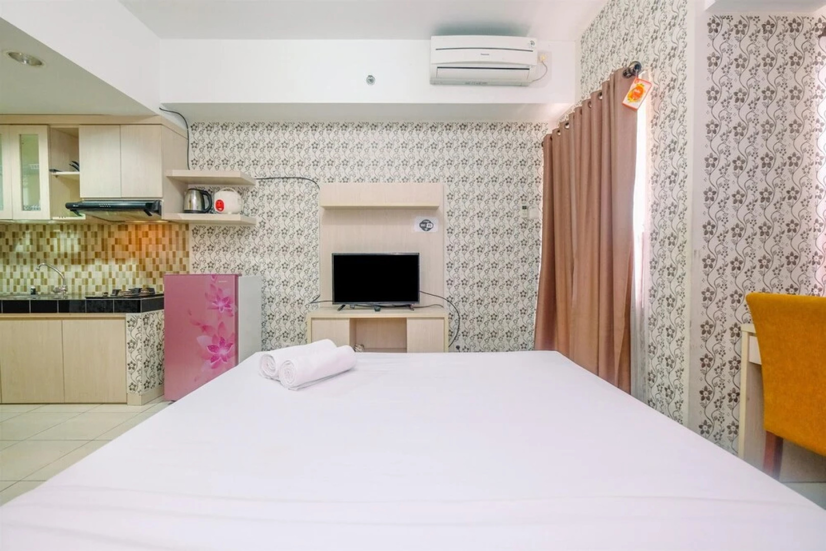 Fully Furnished with Comfortable Design Studio Apartment Margonda Residence 5