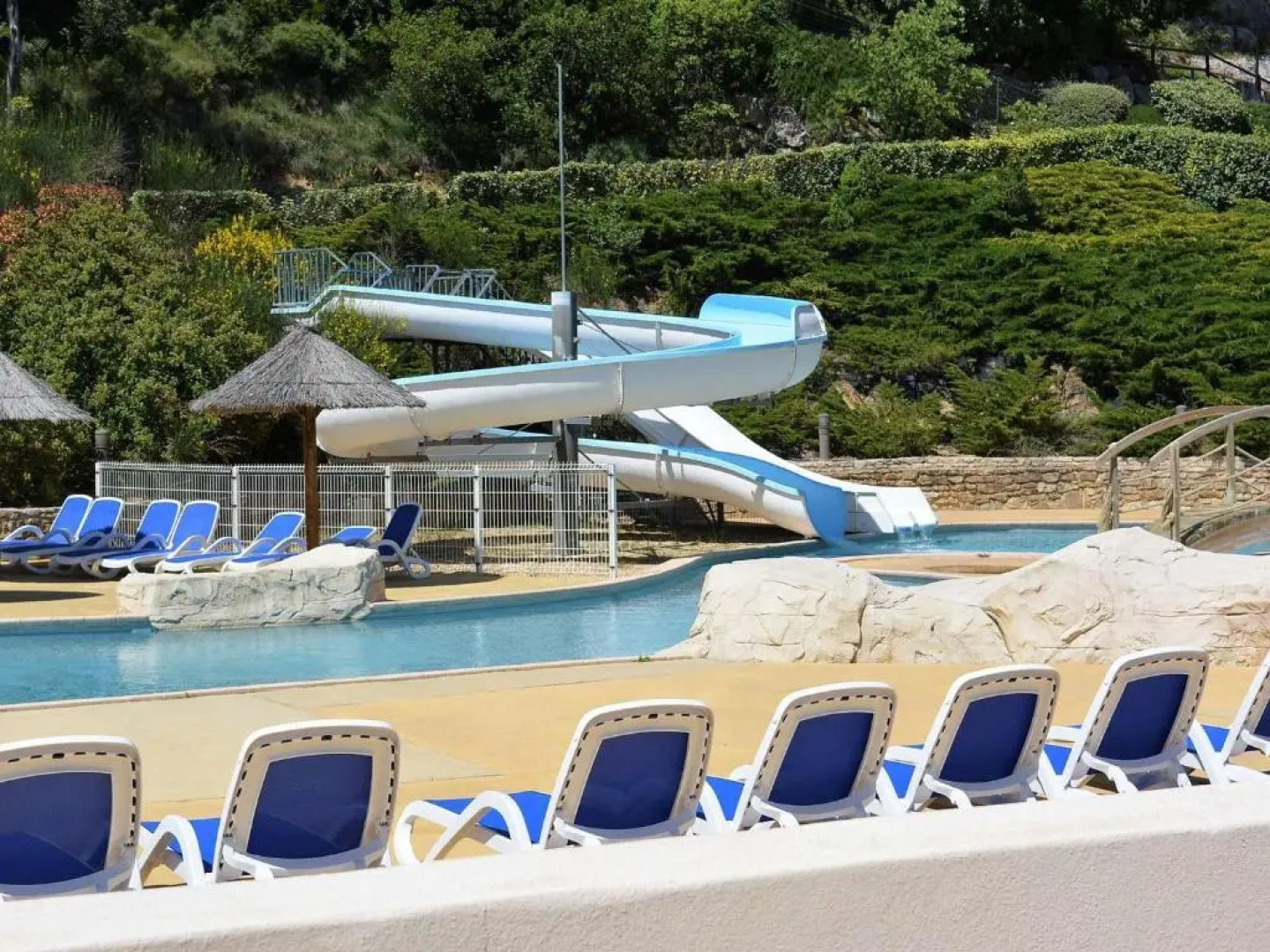 Appartement Salavas, 4 pièces, 8 personnes - FR-1-382-165