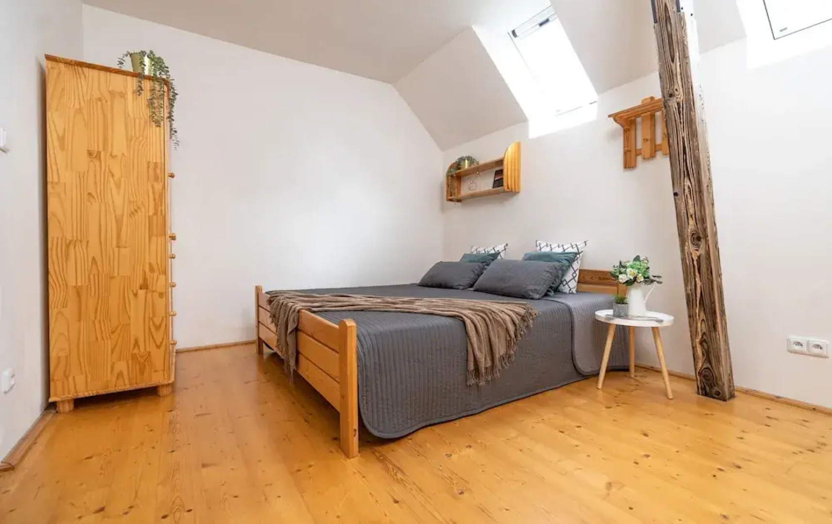 Villa in Lesany With Sauna and Jacuzzi