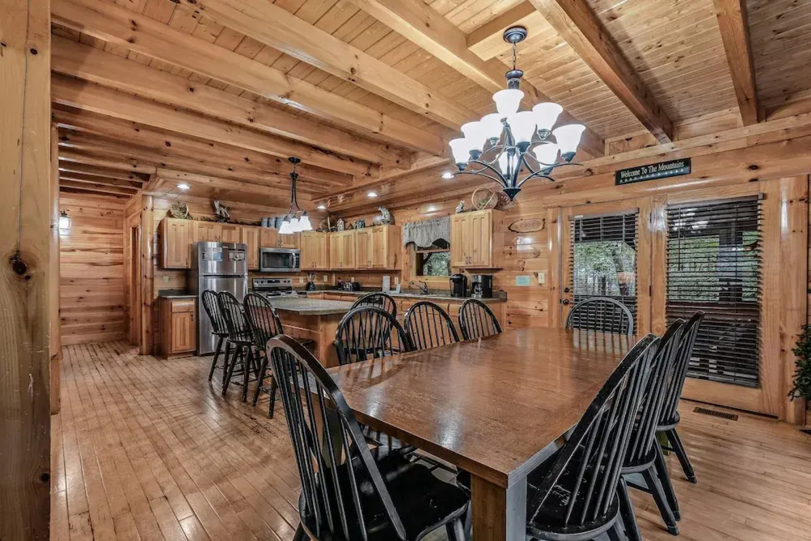 A Mountain Spirit 3 Bedroom Cabin by RedAwning