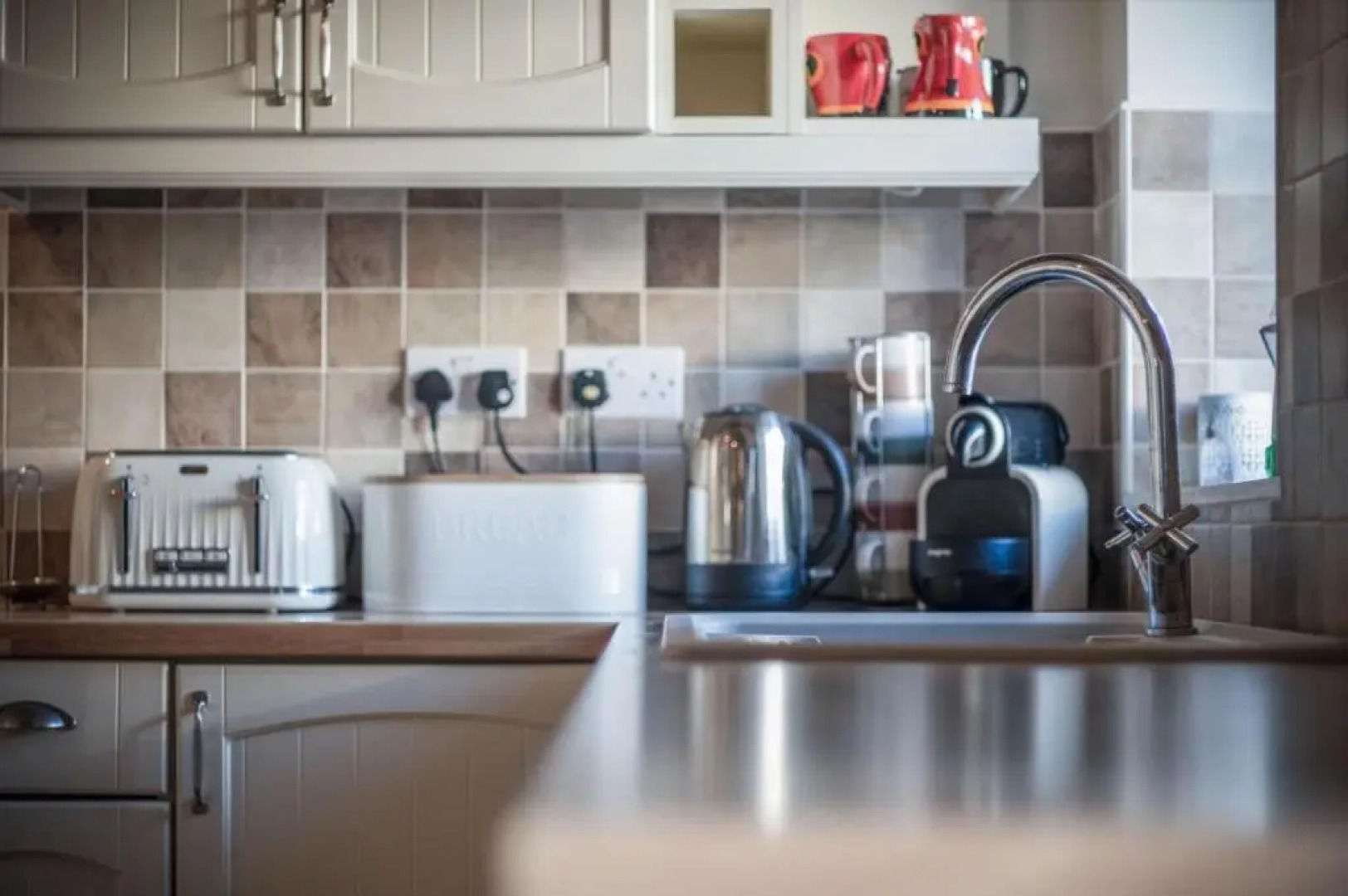 The Old Stables - 3 Bedroom Cottage - Angle