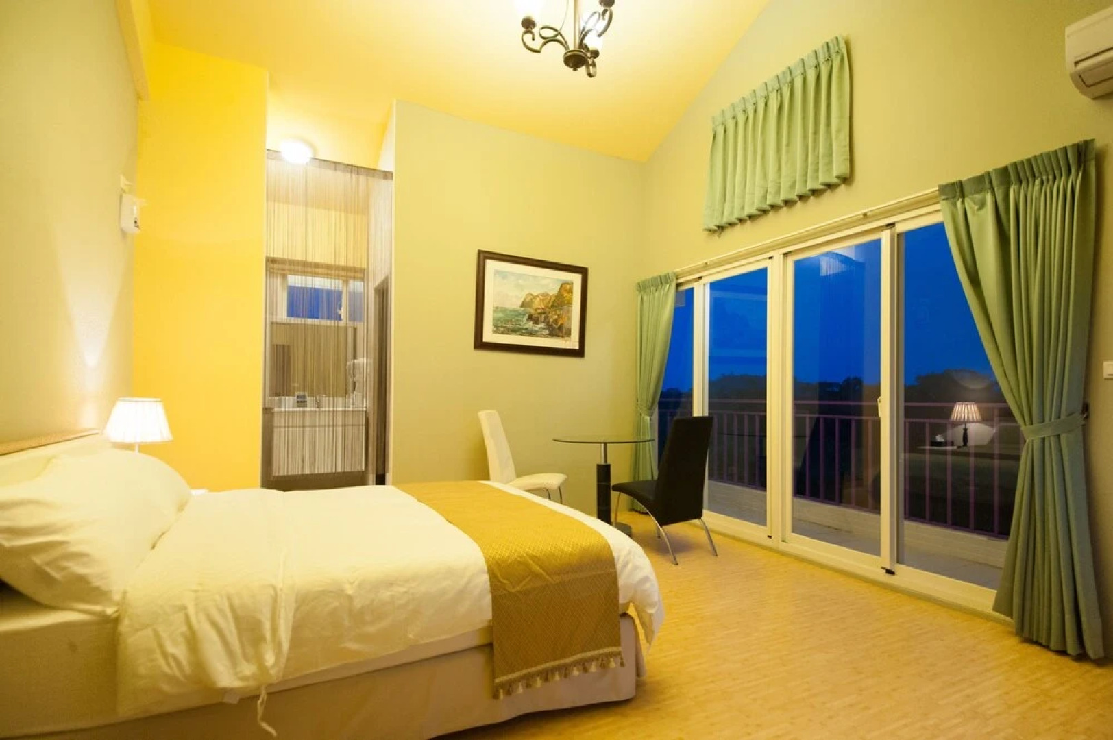 Barefoot And Breakfast