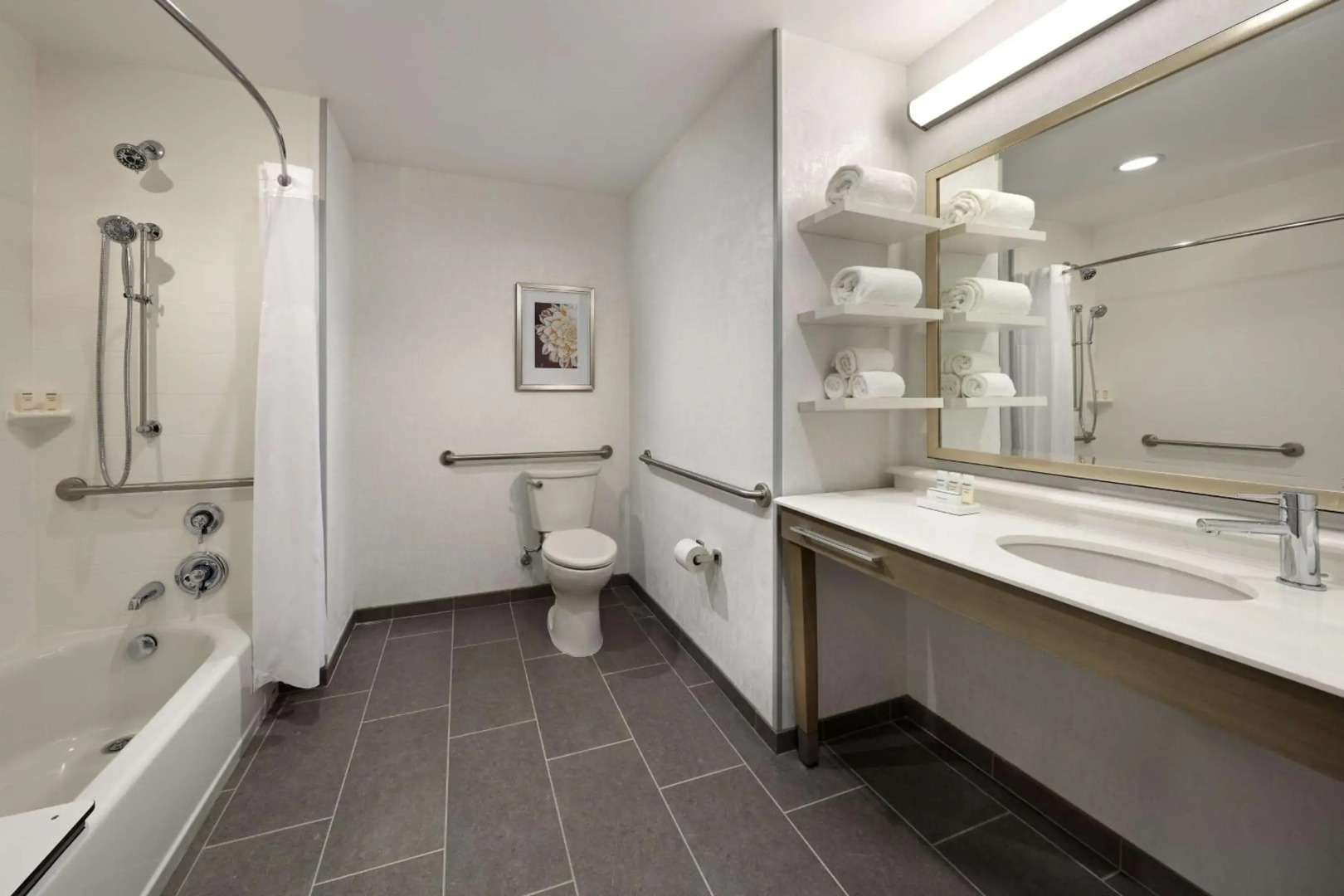 Hampton Inn Long Beach Airport