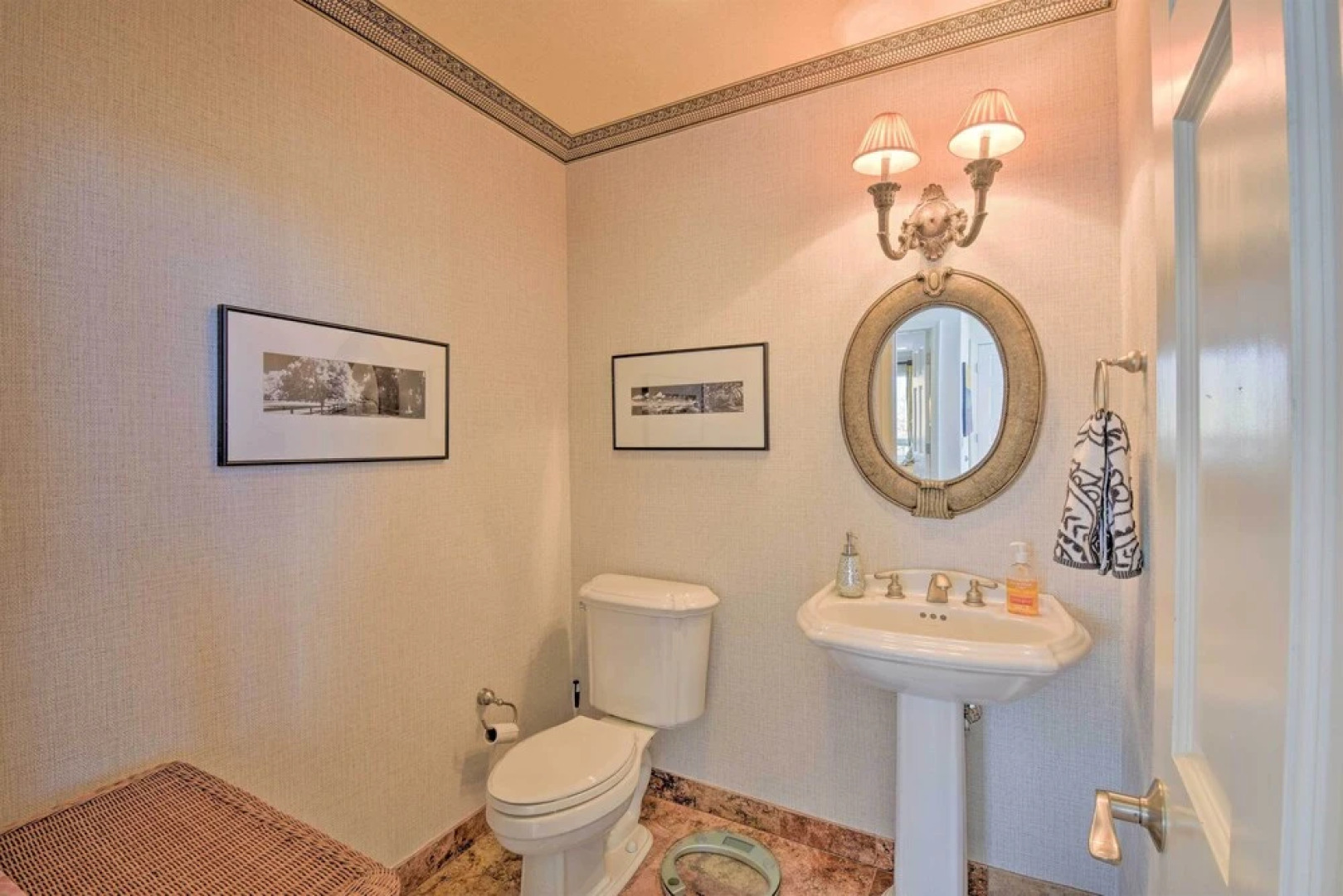 Captivating Vacation Rental Apt in Hayesville!