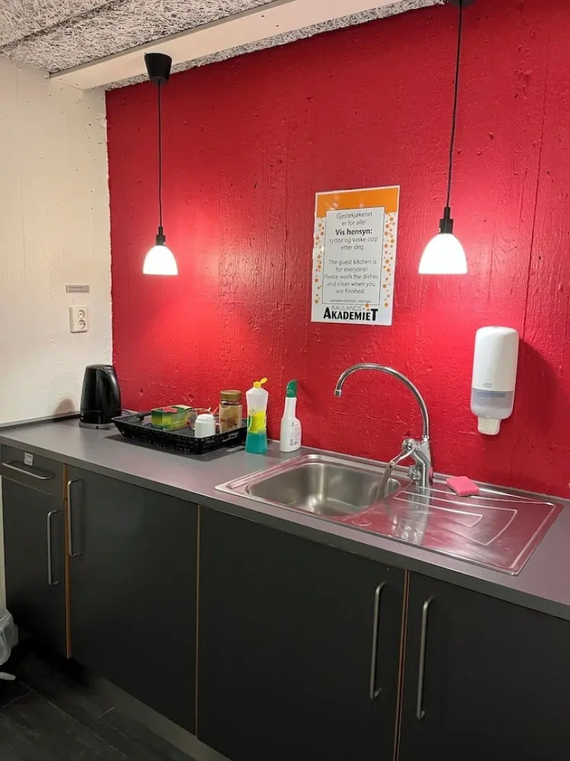 Raulandsakademiet og Vandrerhjem