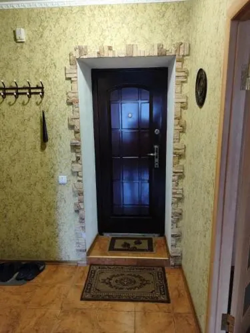 Apartment on Peremohy Street 8