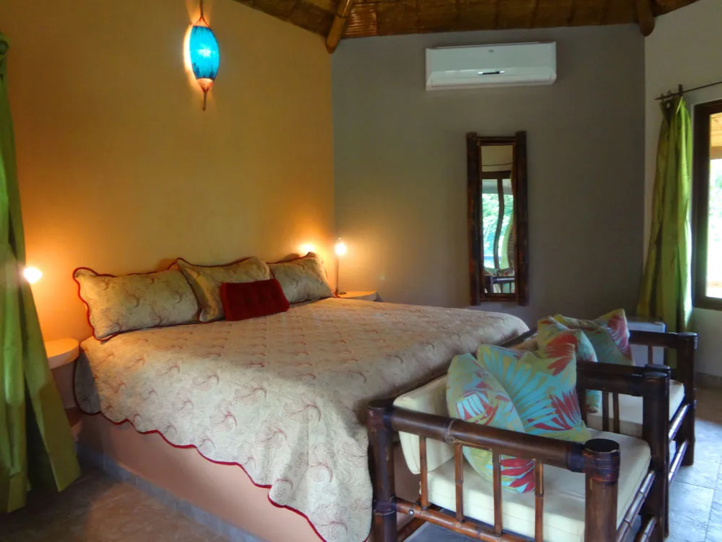Manoas Luxury Camping and Villa Rentals
