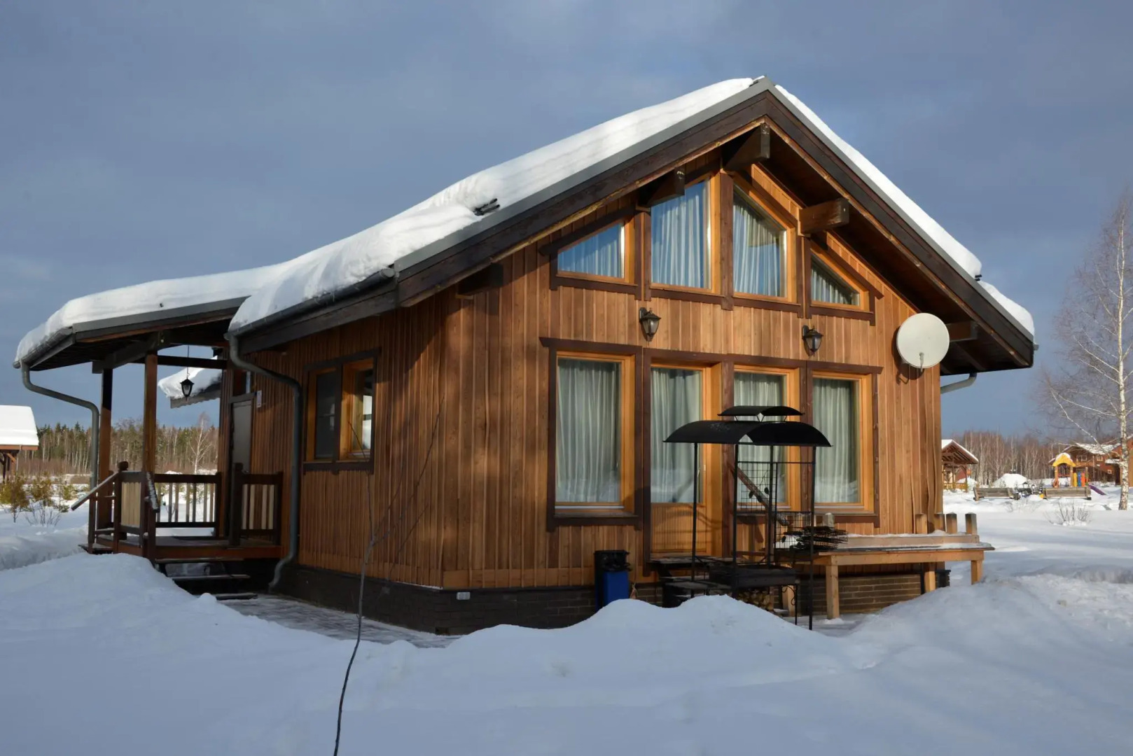 Коттедж А7 на базе отдыха Новинки Парк