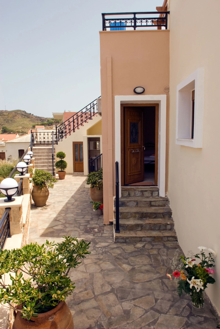 Christina Maisonettes Studios & Apartments