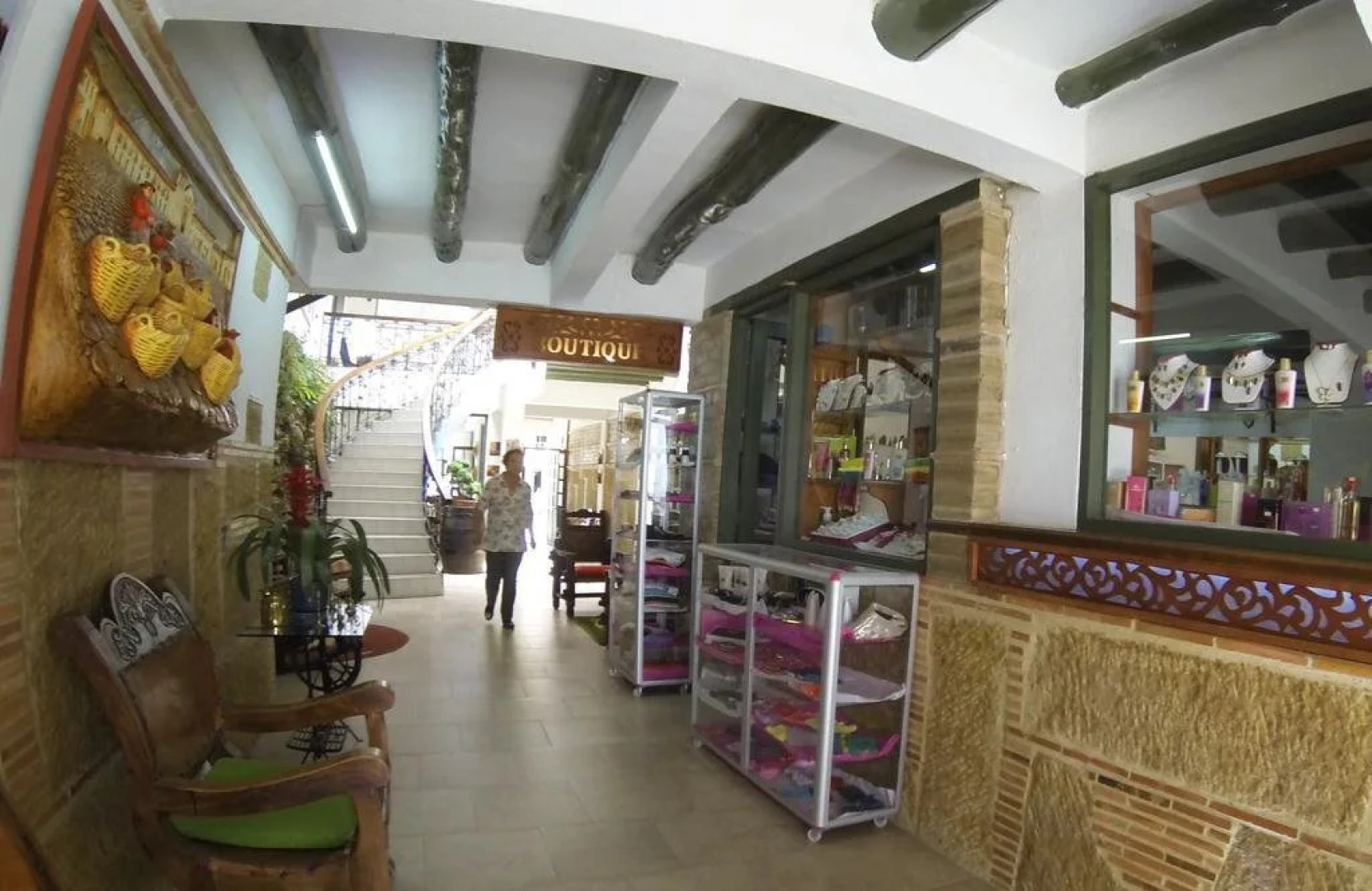 Zaguan De Los Heroes