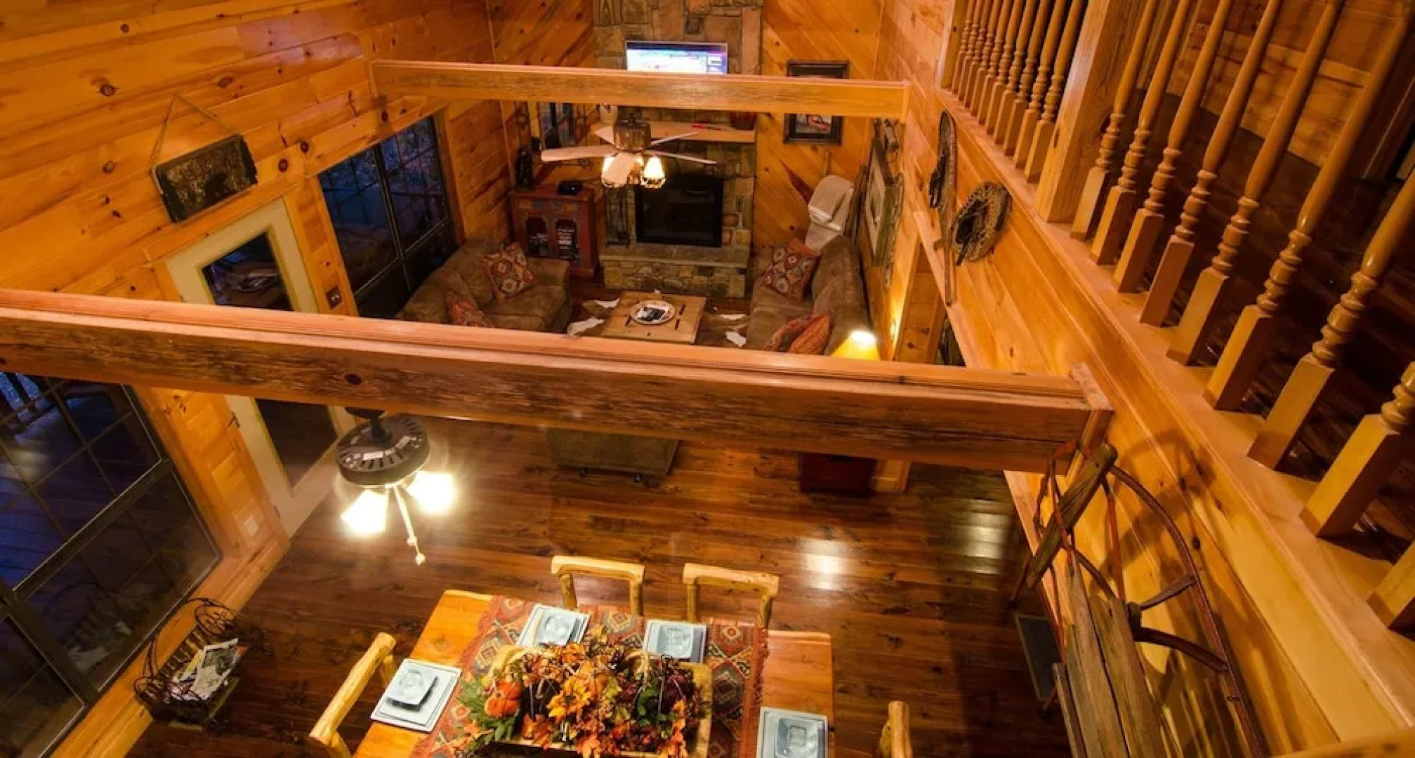 Breathless Cabin Includes Free Wifi, Parking Onsite, Private Hot Tub, and BBQ by Redawning
