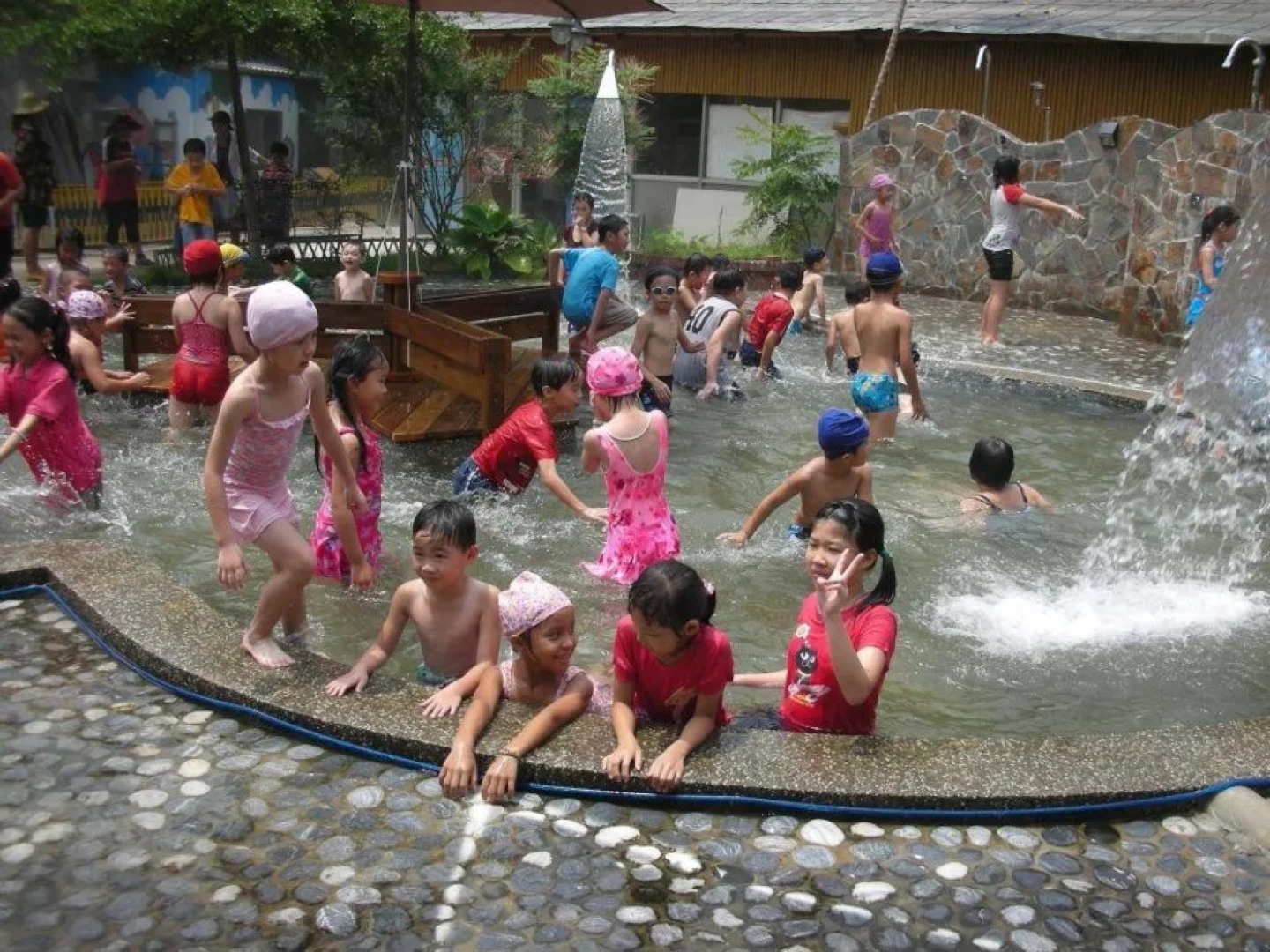 Jhuci Station Holiday Center