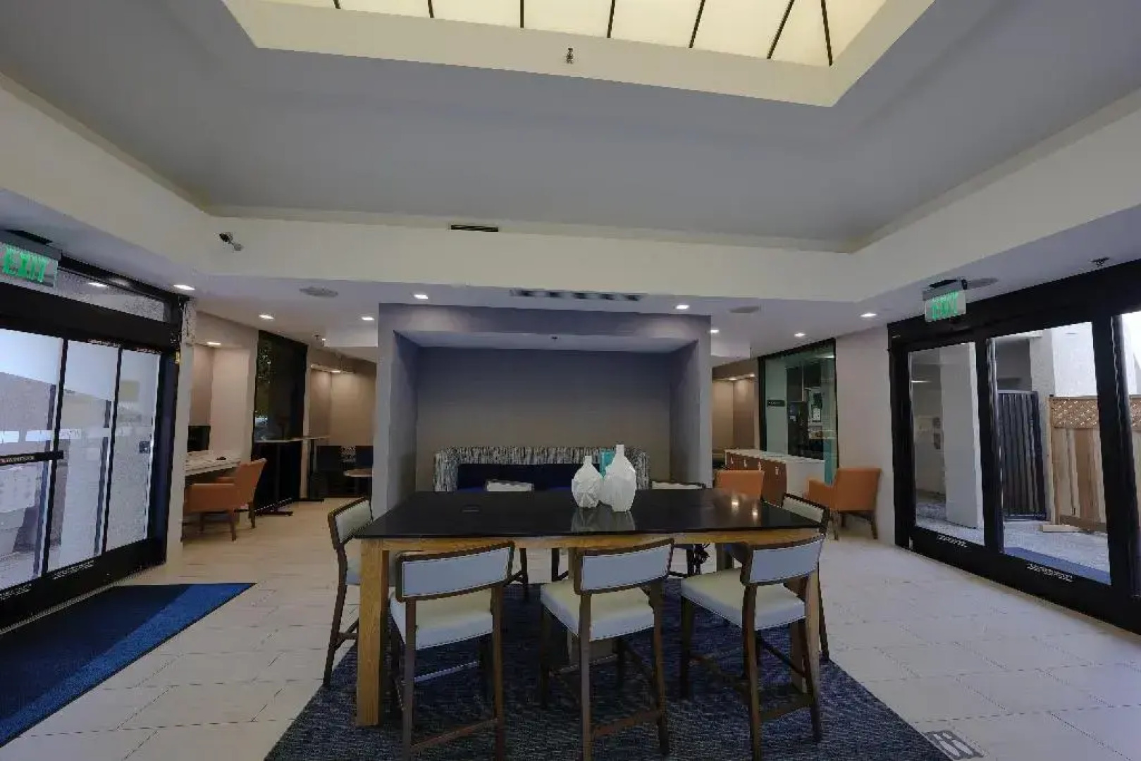 Holiday Inn Express & Suites Santa Clara-Silicon Valley by IHG