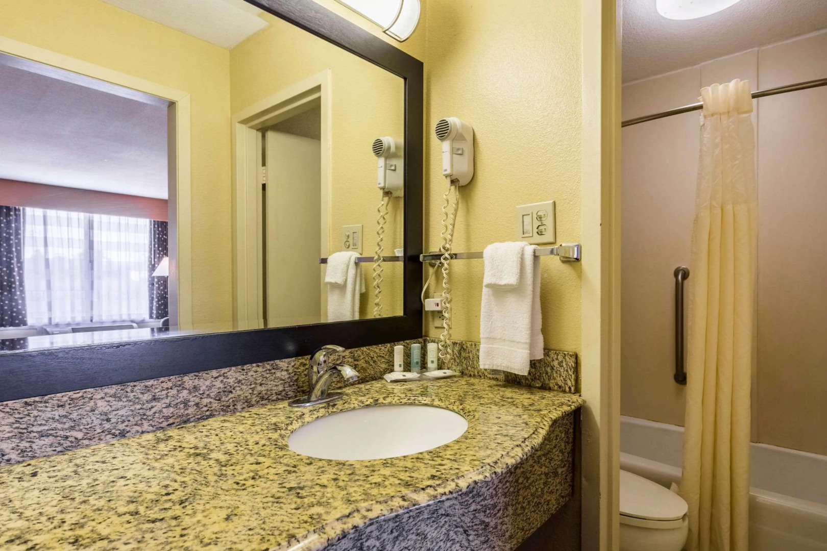 Quality Inn & Suites Baton Rouge West – Port Allen