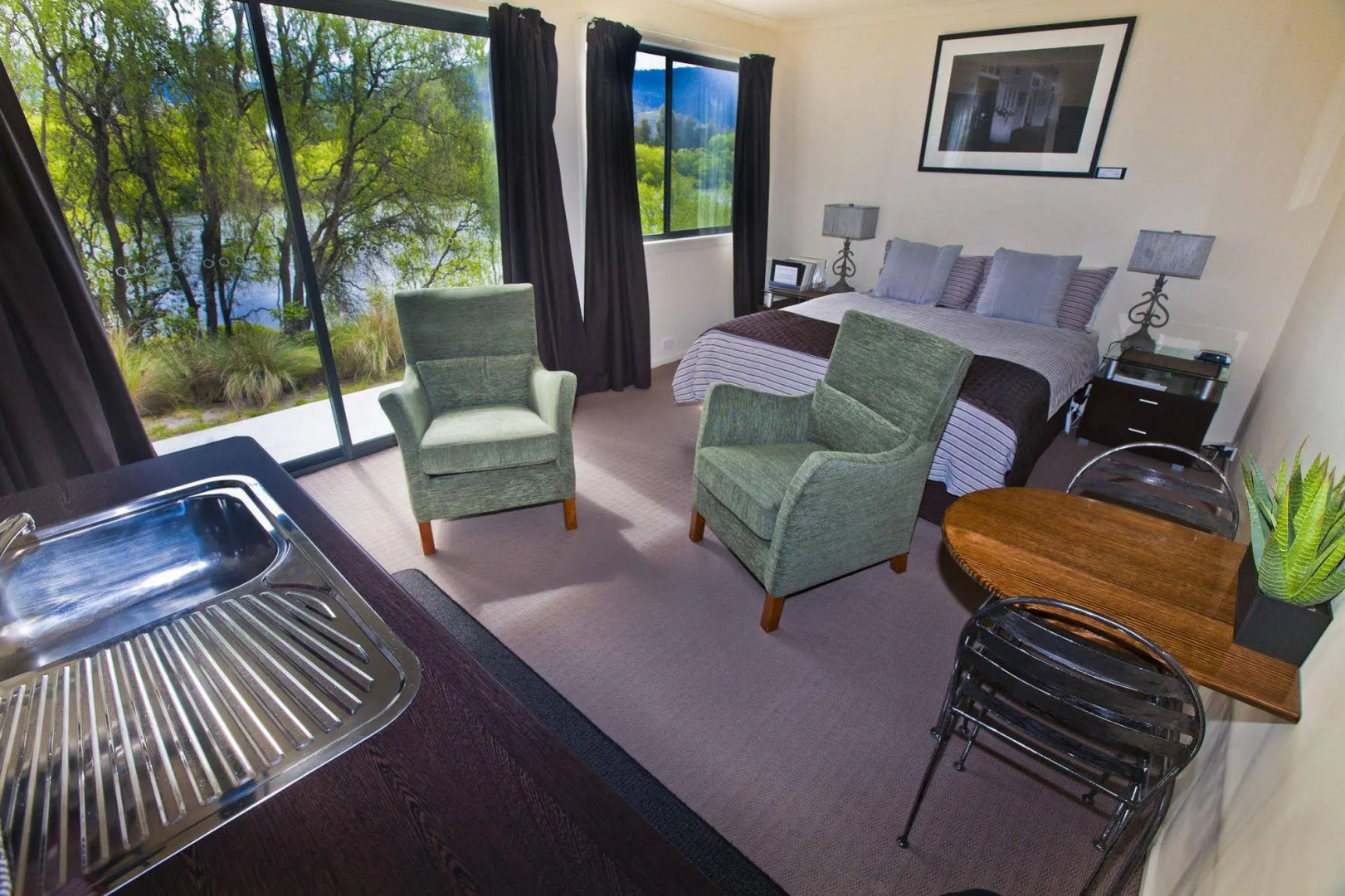 The Shingles Riverside Cottages