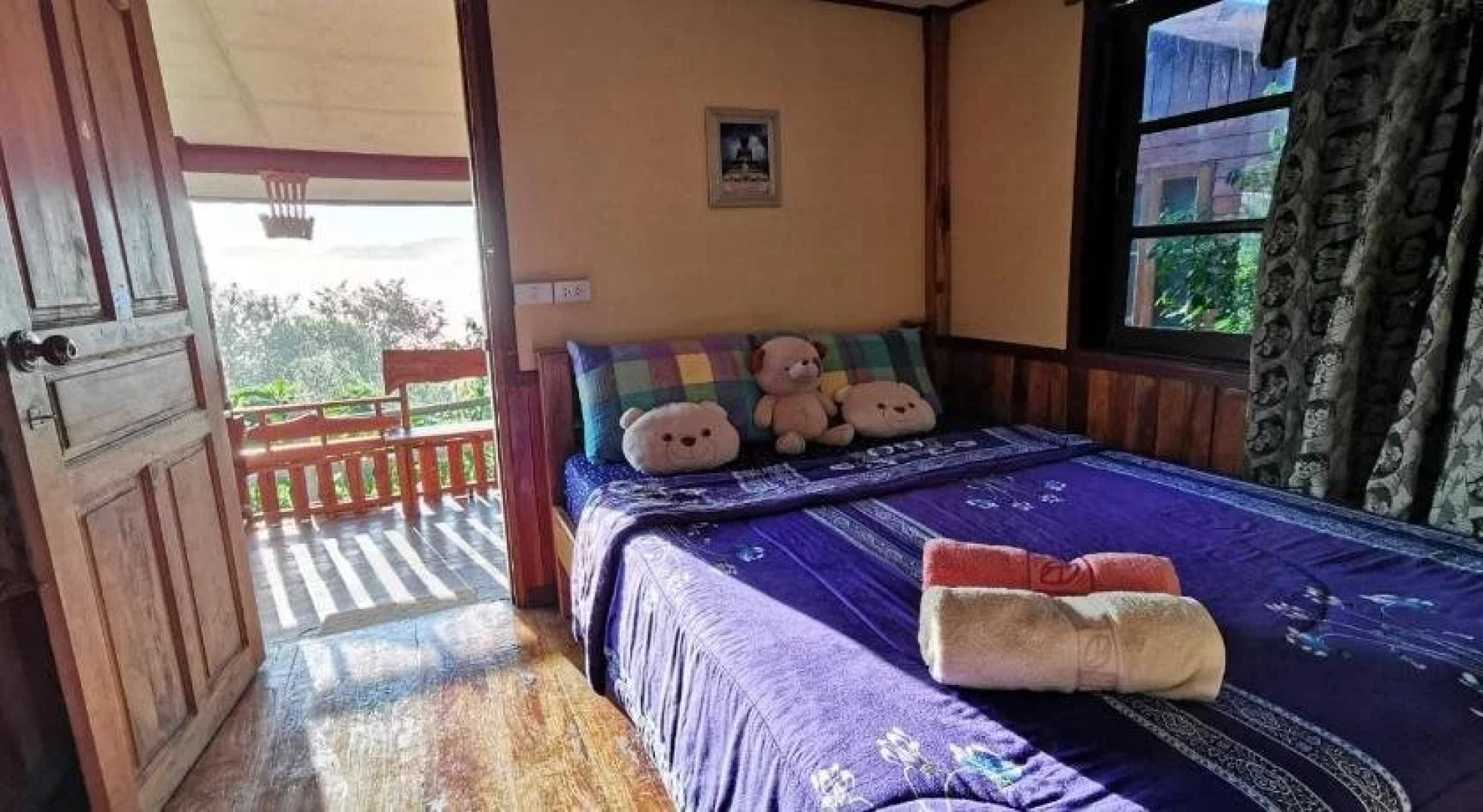 Baan Sook Aroon Khao Kho